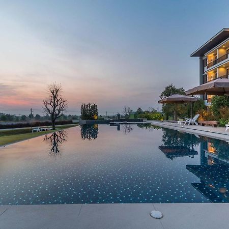 Green Ville Laguna Hotel Sung Noen Dış mekan fotoğraf